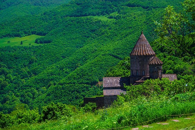 Tatev & Shaki Waterfall Guided Group Tour with Wine Tasting - Food on the Day: Water, gata, and where lunch fits