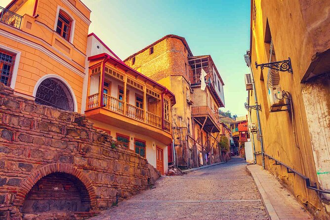 Tbilisi:Evening Walking & Talking Tour with Wine & Boat Ride - Metekhi Cathedral, Old Town Bathhouses, and the Sulfur-Bath Atmosphere