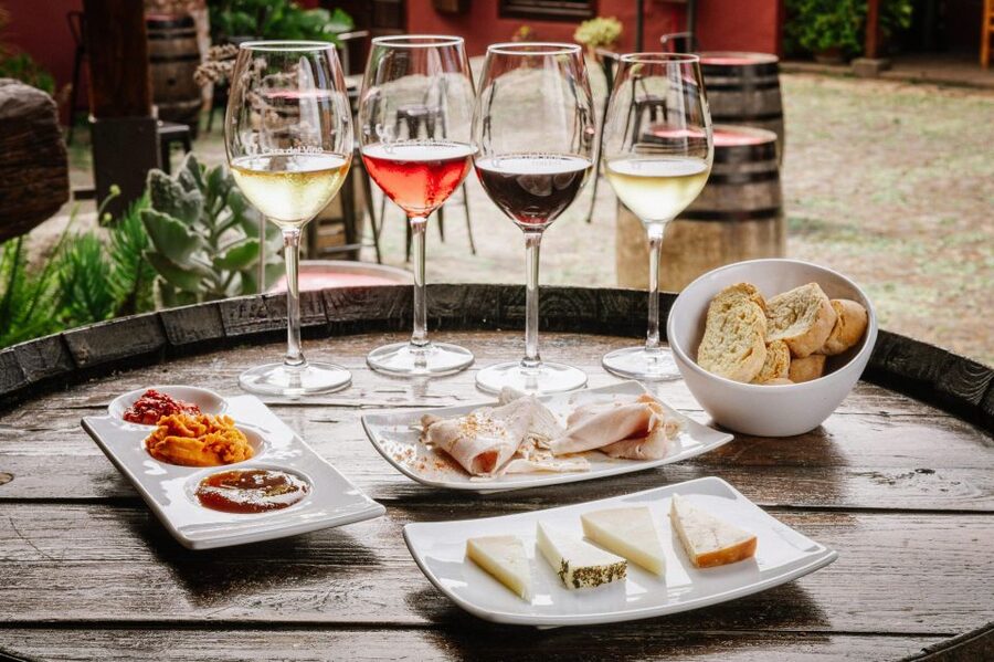 Tenerife: Wine Museum Ticket with Local Wines & Food Tasting - Casa del Vino in Santa Cruz: a 17th-century wine estate with Teide-and-sea views