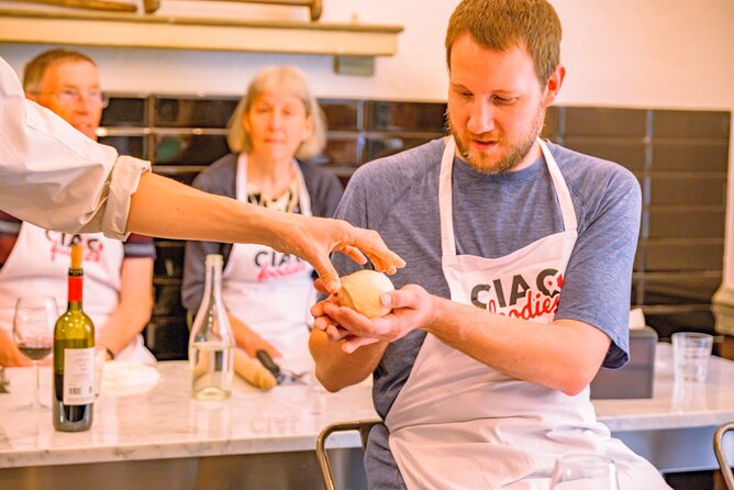 The Italian Way: Pizza and Gelato Class with Unlimited Wine - The graduation certificate: a souvenir that makes sense
