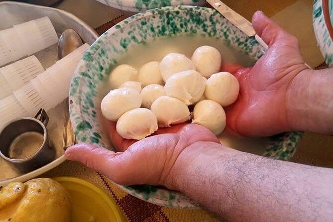 Toss, Bake, Cheers! - Sorrento Pizza Making Class with Wine - Meeting Point and Pickup: The Easiest Way to Do the Hills