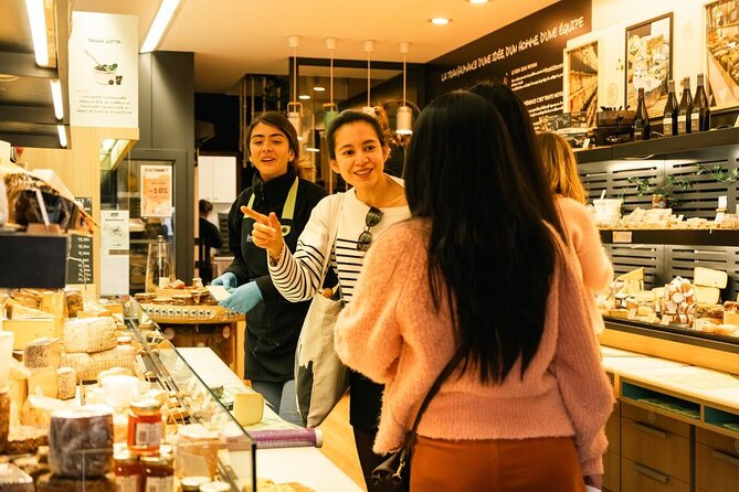 Traditional Gourmet Food & Wine Tour in Bordeaux - La Galerie des Grands Hommes and the Market-to-Money Shift
