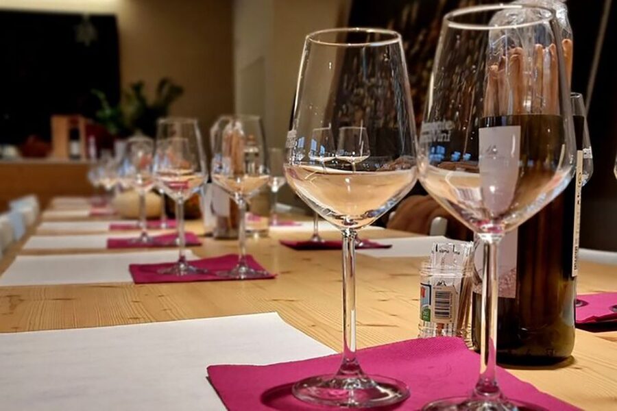 Turin: Local Wine Tasting in the Heart of the City - Who should book, and who should skip this Piedmont tasting