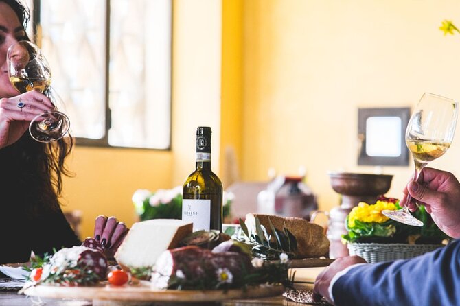 Tuscany Comfort Day Tour from Rome with Wine & Lunch - Florence walking tour: what you gain with a guide