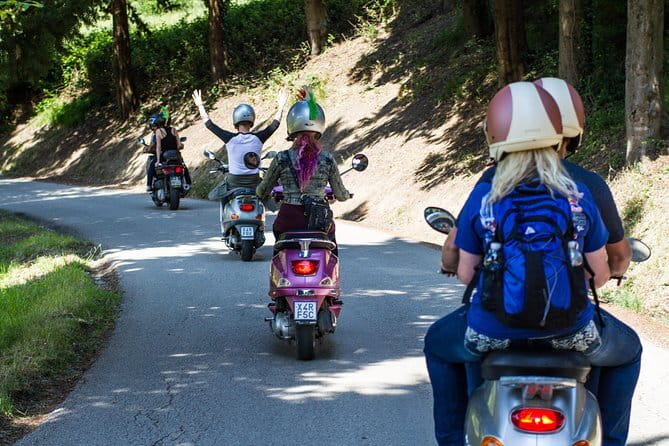 Tuscany Vespa Tour: Lunch & Wine Tasting, Countryside Roads - Wine tasting lunch: Chianti, olive oil, and classic Tuscan plates