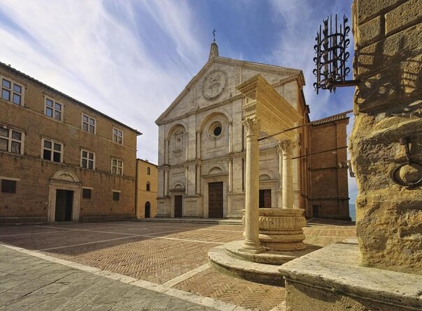 Tuscany Wine & Hills from Siena - Small Group - Montepulciano Time: Views, Streets, and a Proper Wine Focus