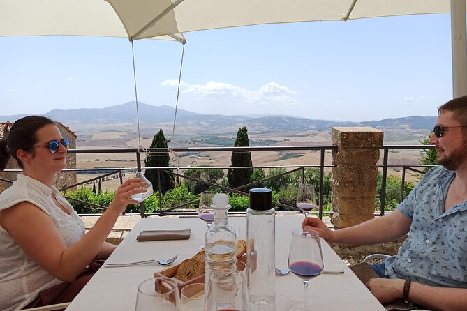 Val d'Orcia Brunello Wine Tour with Montalcino and Montepulciano - Fortezza di Montalcino: A 15-Minute Castle Stop for Photos
