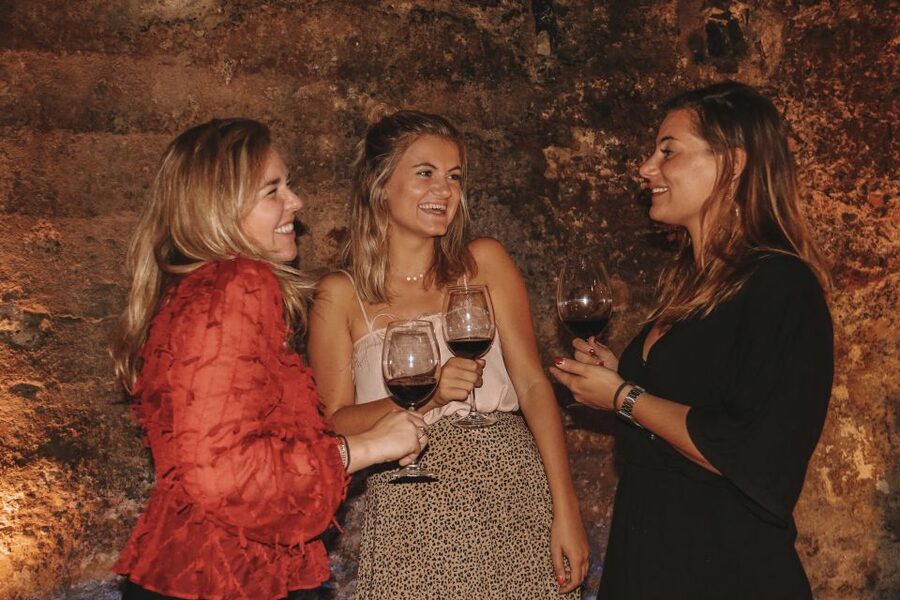 Valencia: Old Town Tour, Wine & Tapas in an 11th c. Monument - FAQ