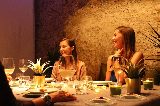 Valencia Old Town Tour with Wine & Tapas in 11th Century Historic Monument - Finding the Start Point Near Pl. de Sant Jaume (and Why It Matters)