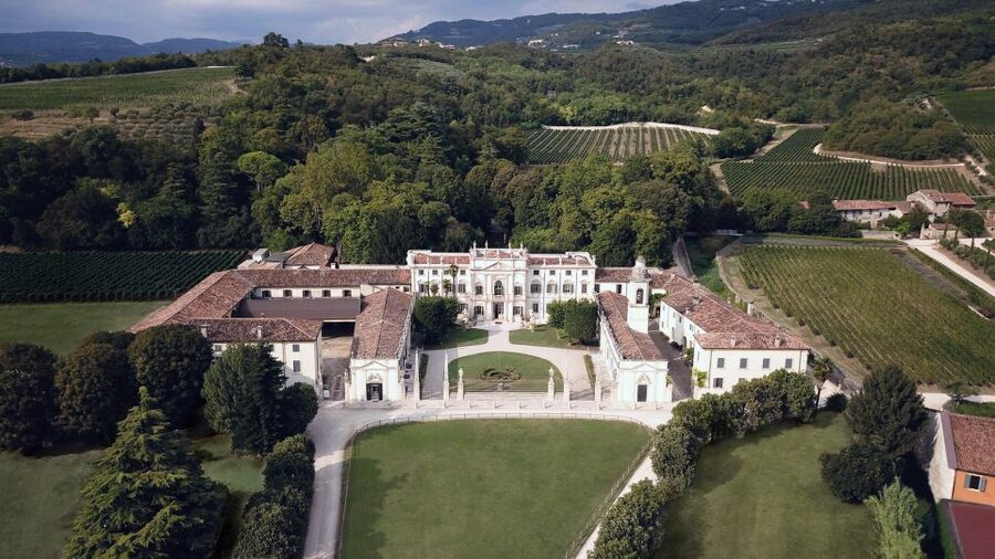 Valpolicella: Amarone Chateau Guided Tour and Wine Tasting - Appassimento and Ripasso: the key lessons that connect to Amarone
