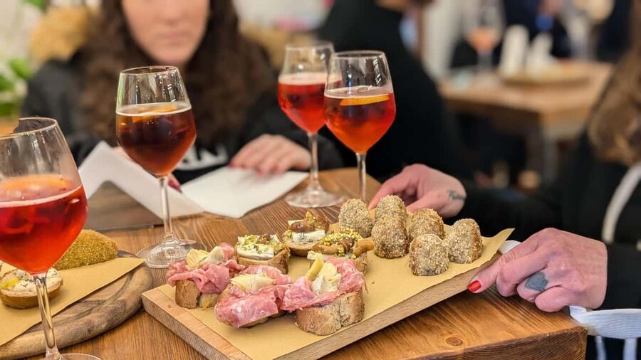 Venice: Cicchetti, Spritz, and Wine Tour in Ghetto Ebraico - Why a cicchetti, spritz, and wine tour in Venice’s Ghetto Ebraico is such a good plan