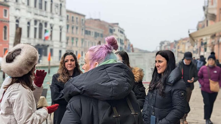 Venice: Cicchetti, Spritz, and Wine Tour in Ghetto Ebraico - Dessert stop: finishing sweet and deciding your next move