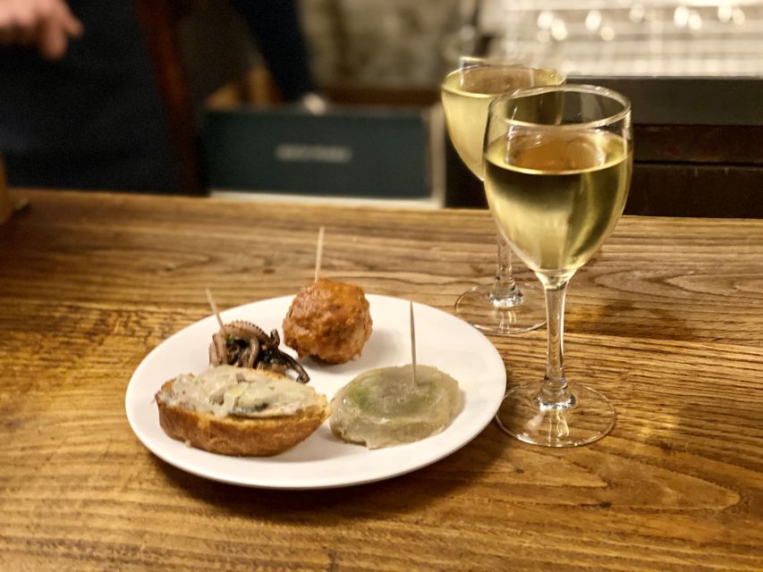 Venice: Jewish Ghetto and Cannaregio Food and Wine Tour - Jewish Ghetto architecture and landmarks: what to look for while you walk