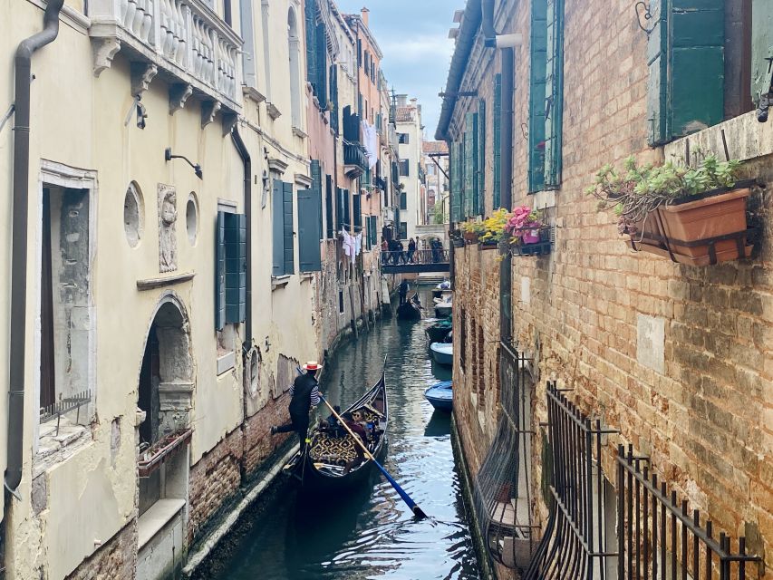 Venice: Jewish Ghetto and Cannaregio Food and Wine Tour - Canals, fondamenta, churches, and bridges: why the sightseeing feels more “Venice” than “tour”