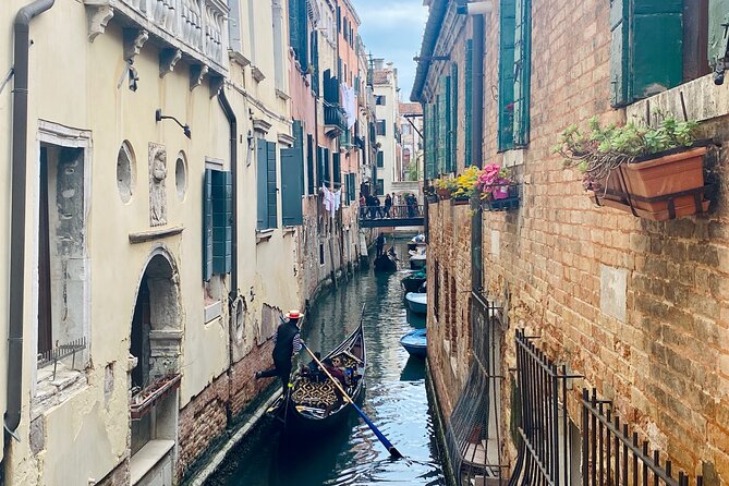 Venice: Jewish Ghetto & Cannaregio Area Food Tour: Pasta Wine Gelato and More! - The pacing: walking-friendly, but plan your appetite