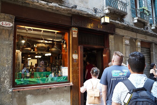 Venice Like a Local: Food, Wine & Spritz Tour with Traghetto Ride - Rialto, San Polo, and the best way to see the big sights without crowds