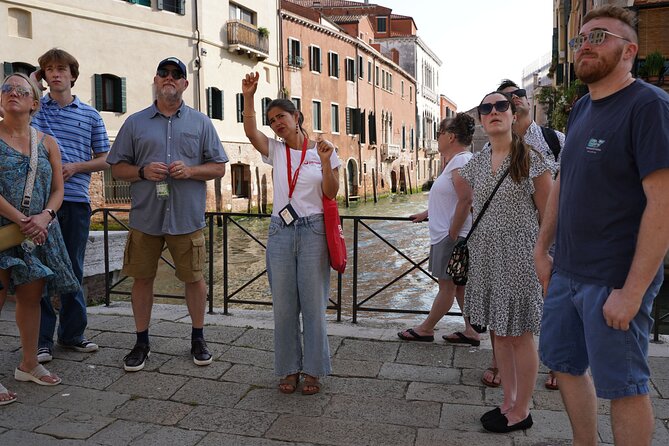 Venice Like a Local: Food, Wine & Spritz Tour with Traghetto Ride - Getting the most out of your guide (and your night)
