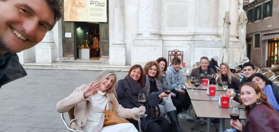 Venice: Local Secrets of Venice Tapas & Wine Walking Tour - Stop 2: walking through Venice’s quieter veins