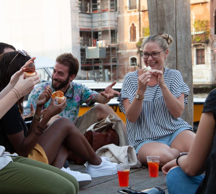 Venice: Local Secrets of Venice Tapas & Wine Walking Tour - How the tasting works: cichetti + 3 wines across 2 hours