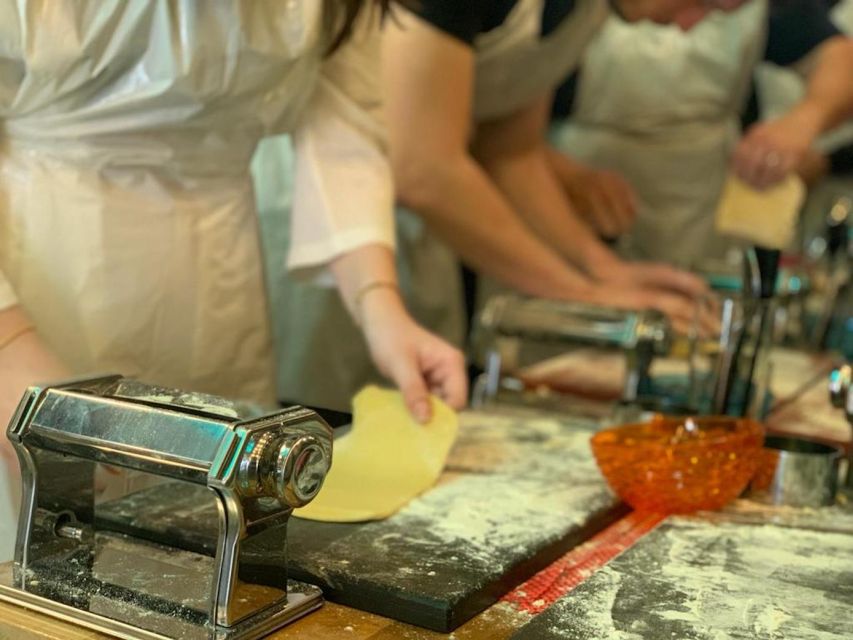 Venice: Pasta and Tiramisu Cooking Class with Wine - Key things to know before you go