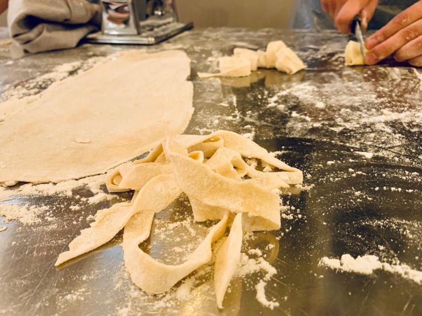 Venice: Pasta and Tiramisu Cooking Class with Wine - Venice’s Dorsoduro: A Cooking Class Location That Feels Like a Real Evening