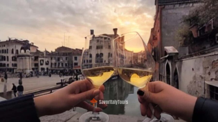 Venice: Sunset Walking Tour with Food and Wine Tastings - How a Venice sunset turns food into a history lesson