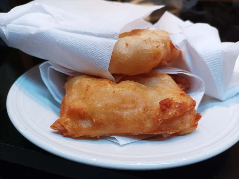 Venice: The Ultimate Food Tour with Wine & Spritz - Wine stops and regional snacks: how the tour avoids tourist-food autopilot