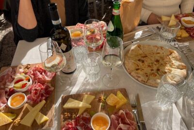 Verona: City Walking Tour with Cable Car Ride & Wine Aperitif - Juliet’s House: Balcony Photos and the Outside-Only Reality