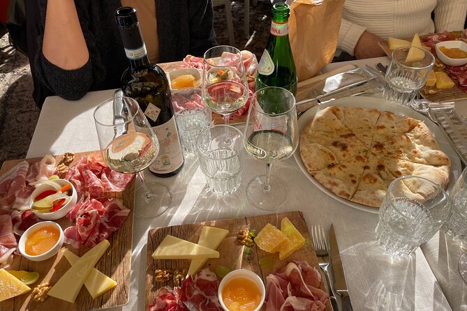 Verona: City Walking Tour with Cable Car Ride & Wine Aperitif - Juliet’s House: Balcony Photos and the Outside-Only Reality