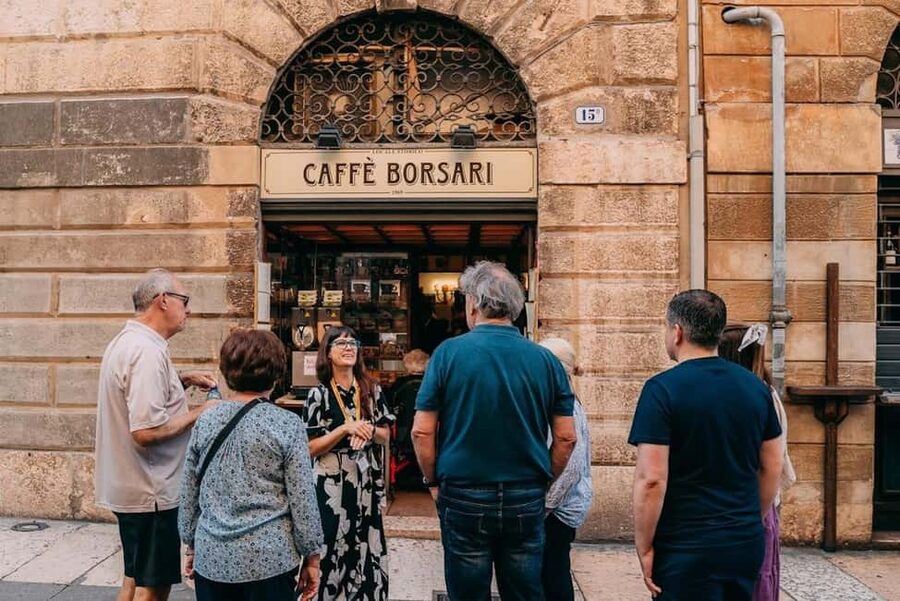 Verona: Food and Wine Tasting Walking Tour - Porta Borsari to Piazza Bra: the walk that gets you oriented