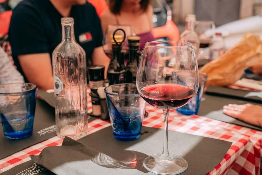 Verona: Food and Wine Tasting Walking Tour - Landmarks you pass, without turning the day into a history lecture