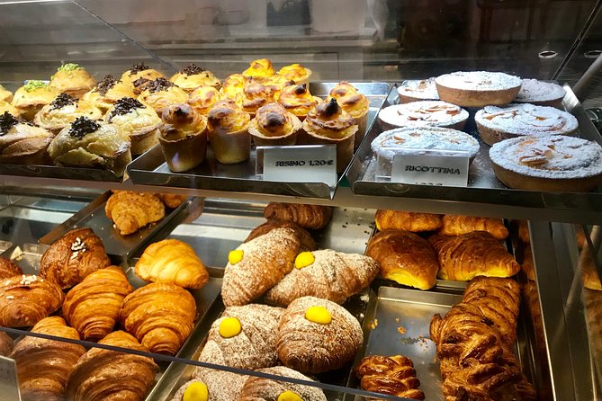Verona walking tour:food, wine, legends, lunch/dinner & cable car - Juliet’s house, legends, and the historic-fornoio moment