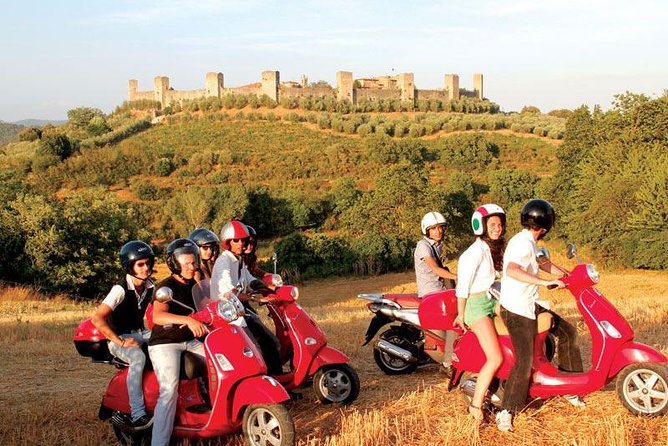 Vespa Tour with Lunch&Chianti Winery from Siena - Monteriggioni: medieval walls and a one-hour town reset