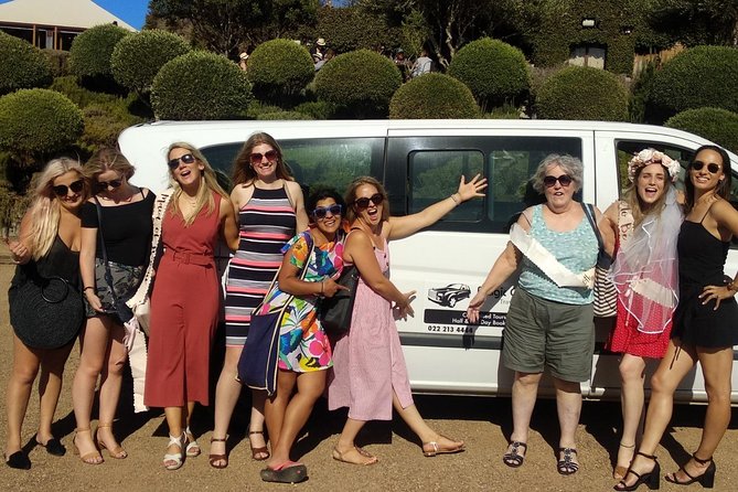 Waiheke Island Day Tour: Ziplining, Wine Tasting & Vineyard Lunch - Batch Winery lunch: where the day turns from adrenaline to real sit-down time