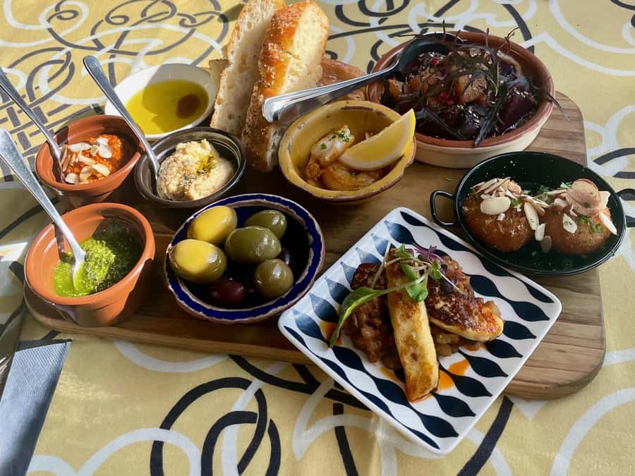 Waiheke Island Gourmet Food and Wine Tour with Platter Lunch - My call: should you book this gourmet food and wine tour?