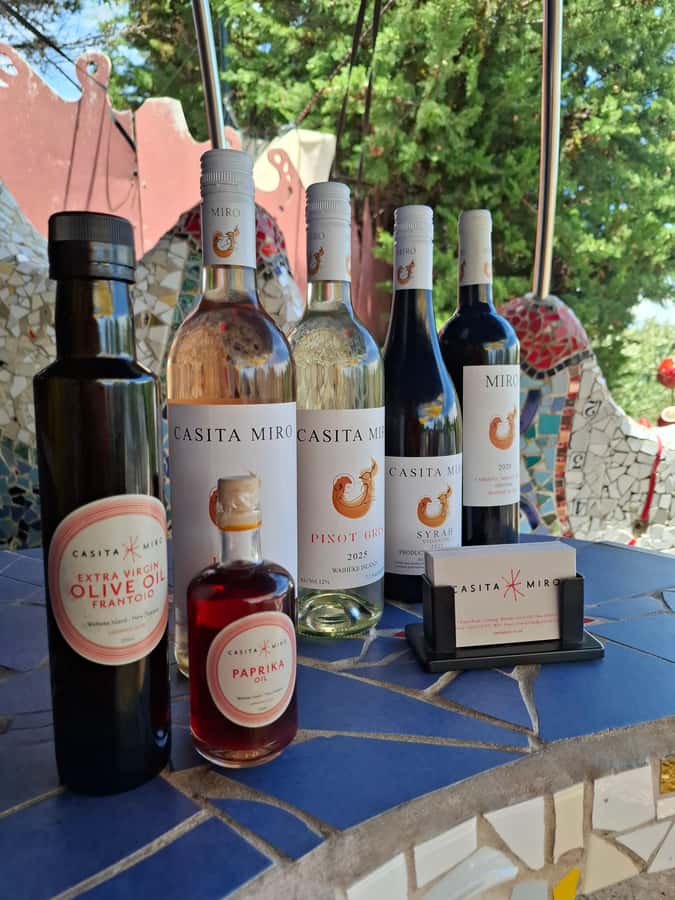 Waiheke Island: Sip and Savor 3 Vineyards Tour with Lunch - The food-pairing vineyard: where flavors get explained