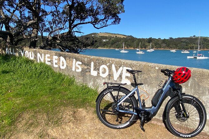 Waiheke Island Wine Tour with Scenic Vineyards & Tastings - How long is the day, really? Pacing, group size, and peak-season reality