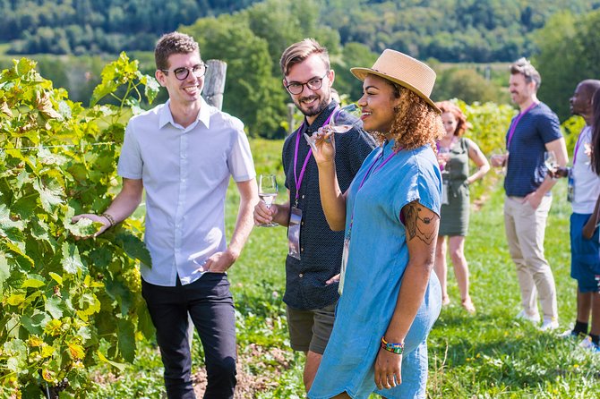 Wine and Lunch Escape - Stop one: the first winery tasting and cool-climate wine talk