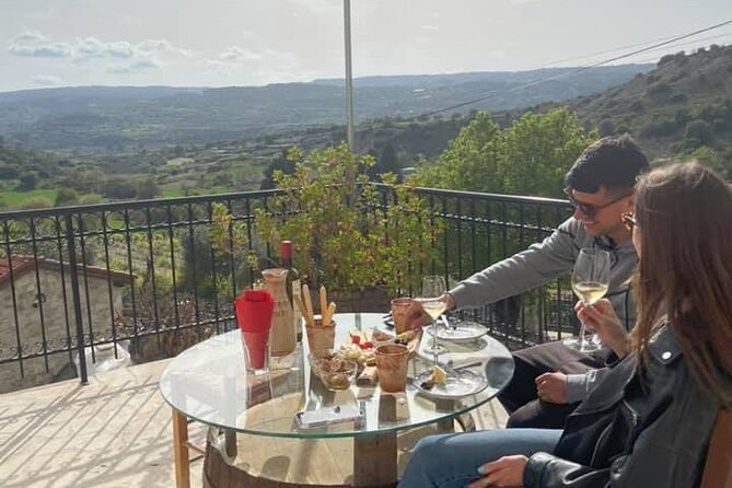 Wine Tasting and Winery Tour in Lemona Village, Paphos - Cypriot grapes you’ll hear about: Xynisteri and Maratheftiko basics