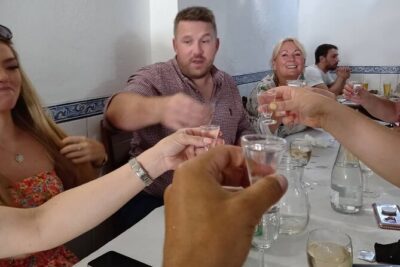Wine Tasting, Chicken Piri Piri & Sights (Albufeira/Vilamoura) - Guia lunch: why the town is famous for chicken