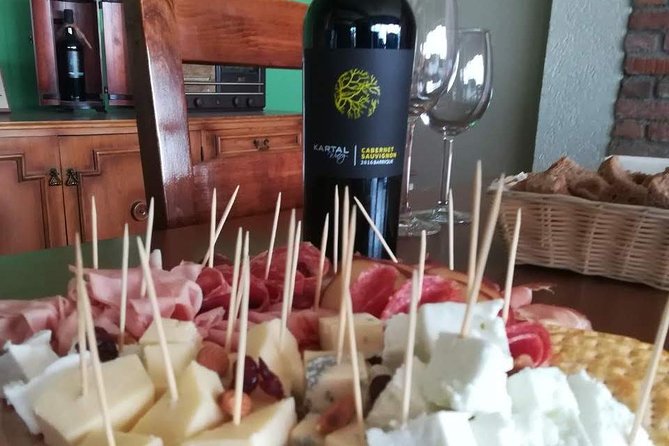 Wine Tasting Tour in Family winery Kartal in Skopje - What you’ll taste: Macedonian wines plus food that actually works