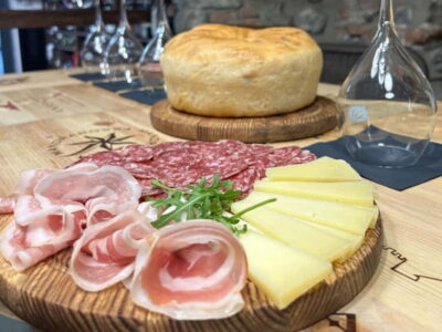 Wine Tasting with Food Pairing at Lake Como - The one-hour format: four wines, paced for real listening
