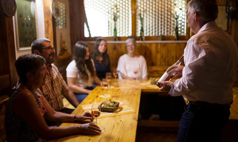 Winetasting with tour through the winery - The 80-minute tasting: five Mosel wines with guided comparisons