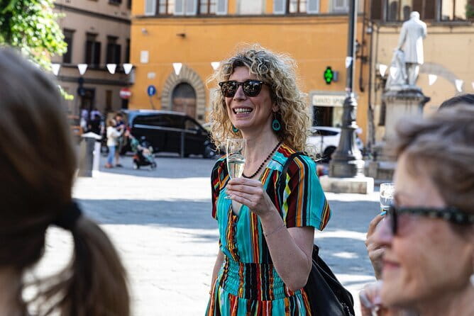 Winner 2025 Florence Sunset Food & Wine Tour by Eating Europe - Piazza Santo Spirito Prosecco start: the easiest way to begin Oltrarno