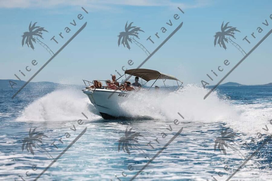 Zadar: 3 Island Speedboat Tour with Wine and Snorkeling - Osljak island time: the smallest inhabited island + walking options