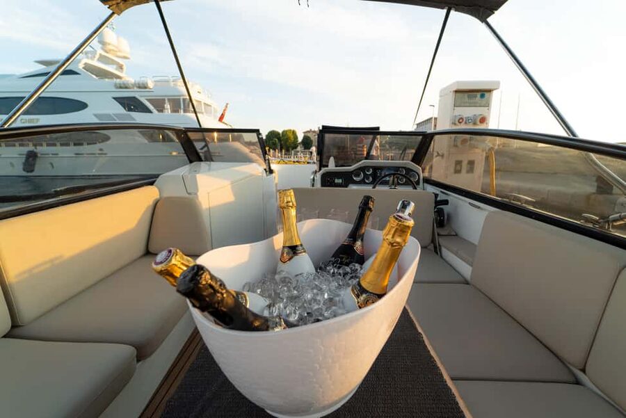 Zadar: Sunset and Night Cruise with Unlimited Sparkling Wine - From Marina Tankerkomerc to open water: the vibe in the first 20 minutes