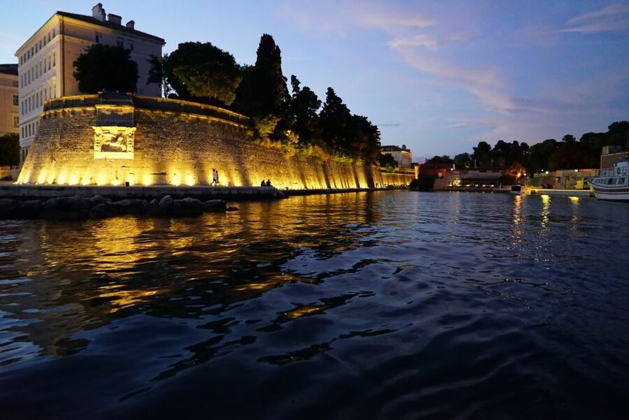 Zadar: Sunset and Night Cruise with Unlimited Sparkling Wine - Regards to the Sun and other shoreline landmarks: quick views that add up