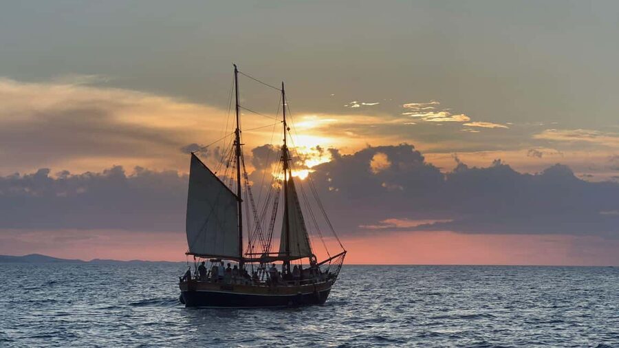 Zadar: Sunset Cruise on Traditional Boat with Wine - Key things I’d circle before you book