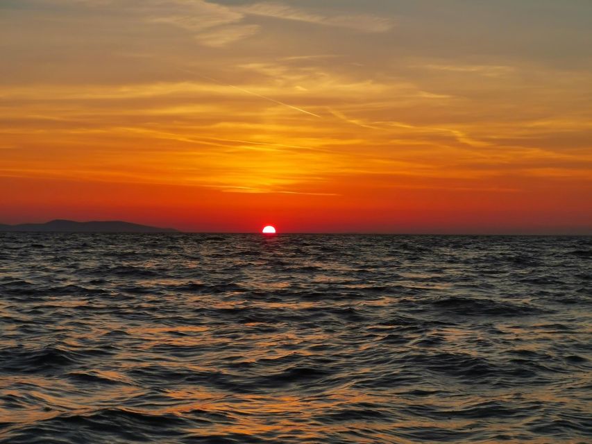Zadar: Sunset & Nighttime Cruise with Sparkling Wine - The Boat, the Size, and What Your $40 Really Covers