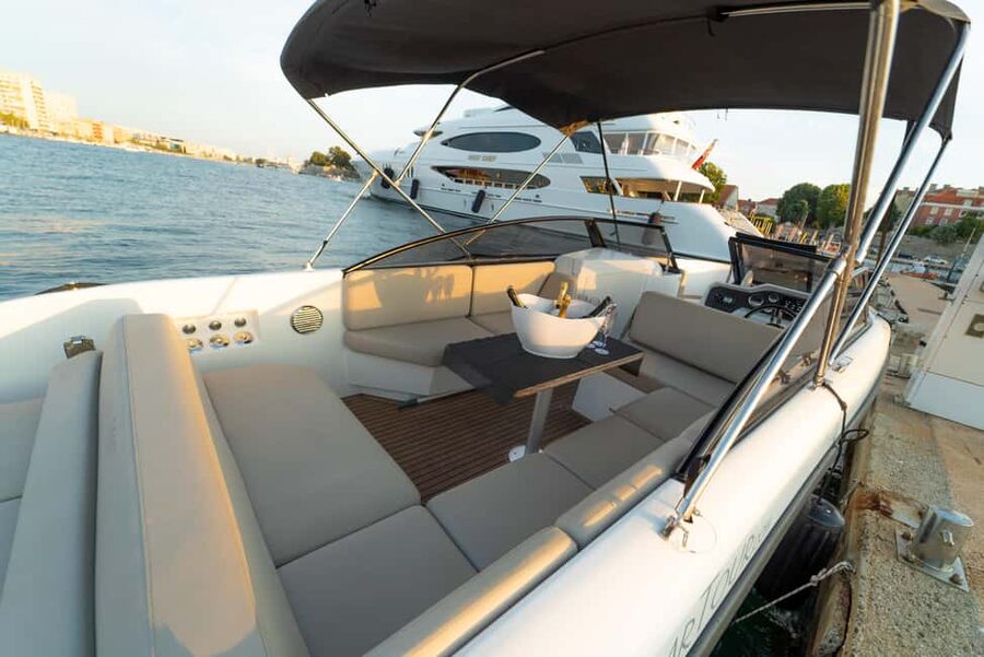 Zadar: Sunset & Nighttime Cruise with Sparkling Wine - Photo Stop and Sunset Glow: The 20-Minute Window That Matters